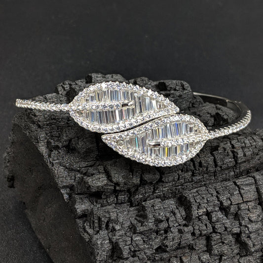 Glittering Leaves Bracelet