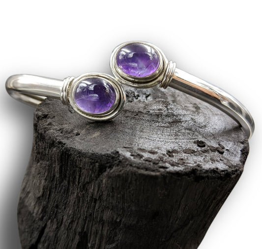 Kalyug Silver Kada With Violet Stones