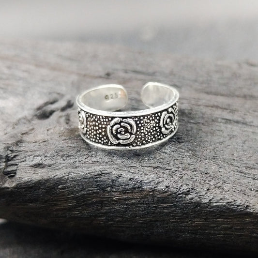 HANDCRAFTED 92.5 STERLING SILVER JEWELLERY BY JAUHRI TOE RINGS-ROSE EMBELLIS TOE RING